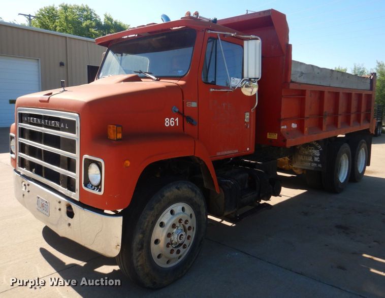 image for item DL4230 1986 International S2300  dump truck