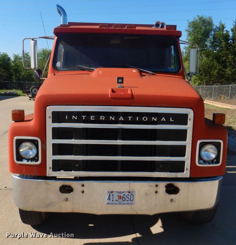 image for item DL4230 1986 International S2300  dump truck