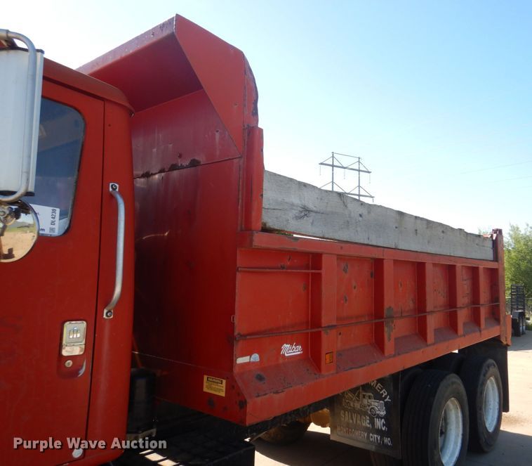 image for item DL4230 1986 International S2300  dump truck