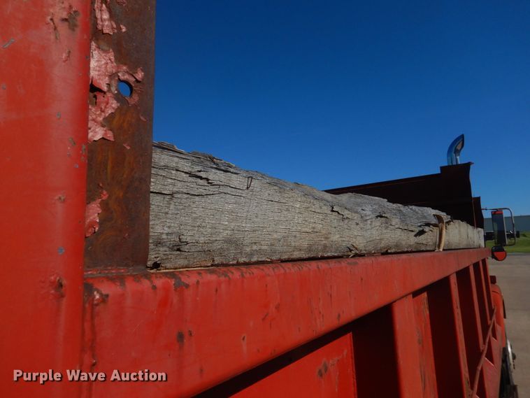 image for item DL4230 1986 International S2300  dump truck