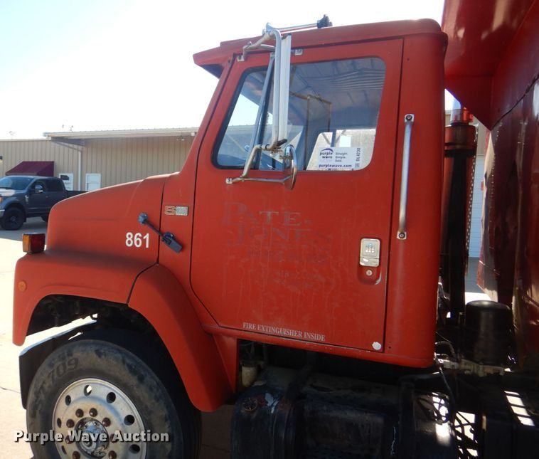 image for item DL4230 1986 International S2300  dump truck