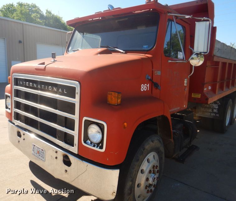 image for item DL4230 1986 International S2300  dump truck