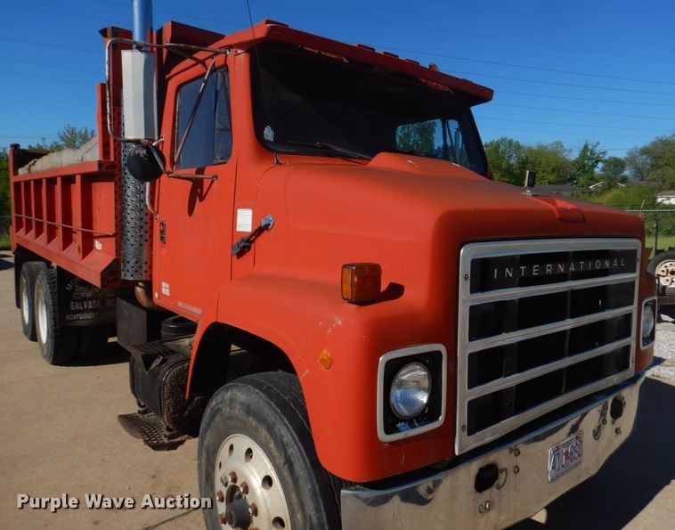 image for item DL4230 1986 International S2300  dump truck