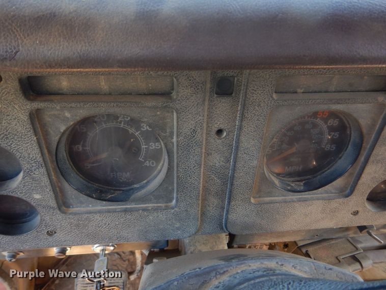 image for item DL4230 1986 International S2300  dump truck