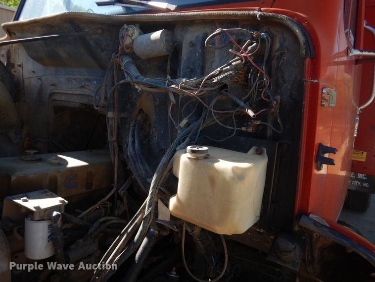 image for item DL4230 1986 International S2300  dump truck