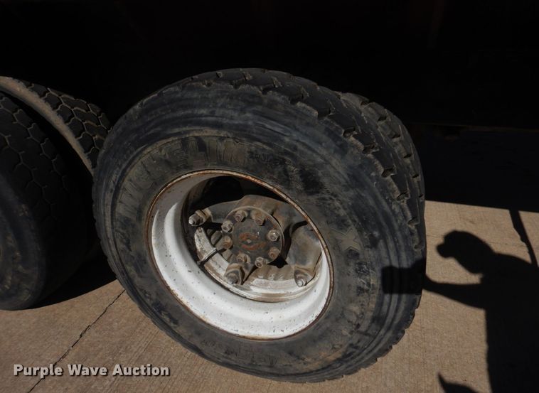 image for item DL4230 1986 International S2300  dump truck