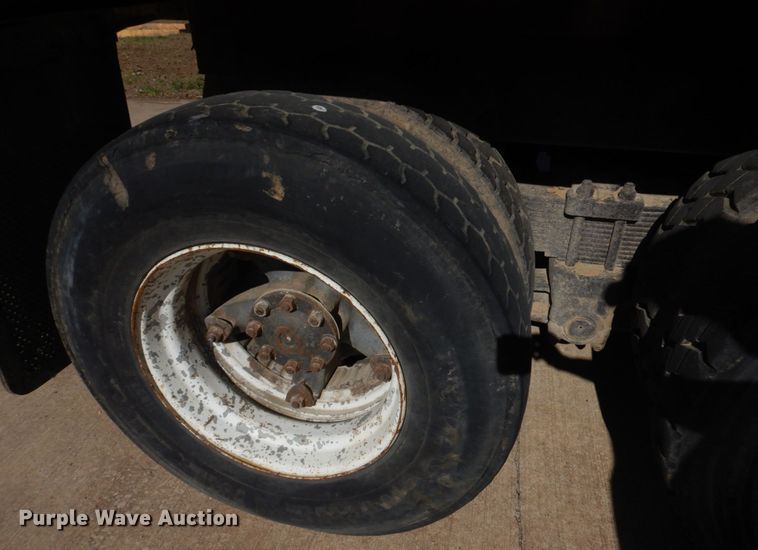 image for item DL4230 1986 International S2300  dump truck