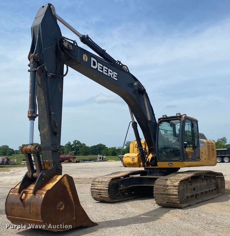 image for item DM4112 2013 John Deere 290GLC  excavator