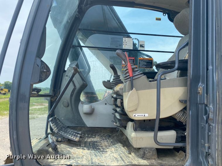 image for item DM4112 2013 John Deere 290GLC  excavator