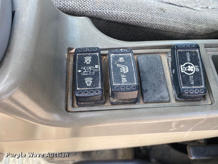 image for item DM4112 2013 John Deere 290GLC  excavator