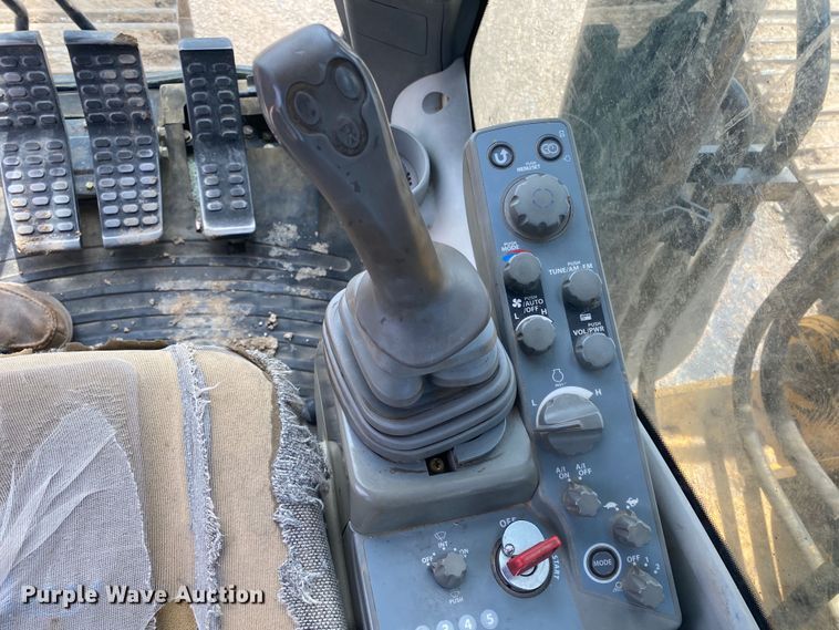 image for item DM4112 2013 John Deere 290GLC  excavator