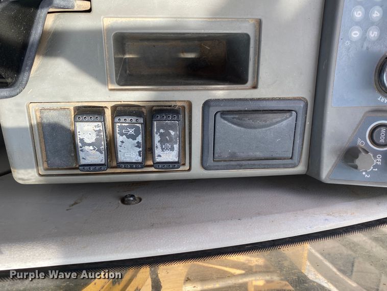 image for item DM4112 2013 John Deere 290GLC  excavator