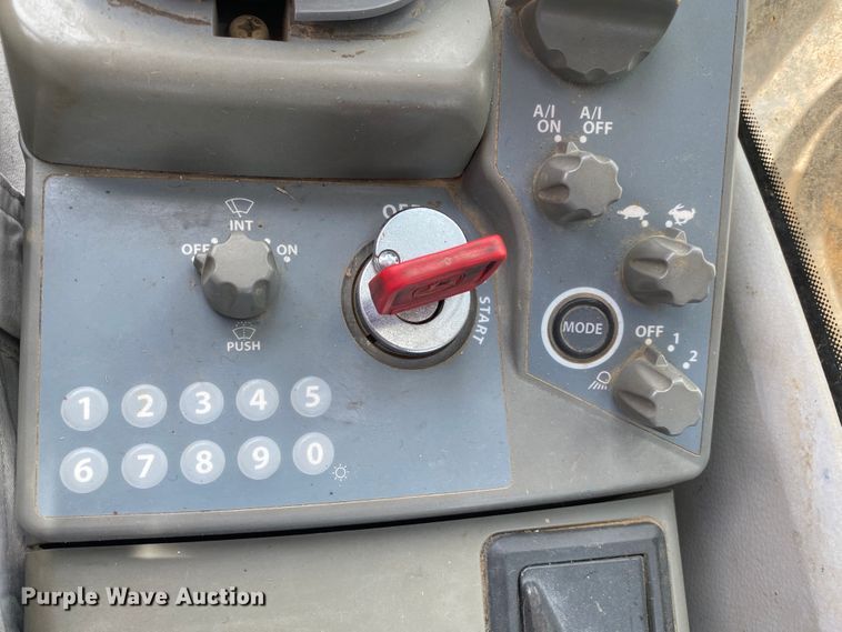 image for item DM4112 2013 John Deere 290GLC  excavator