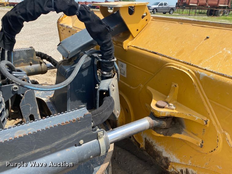 image for item DM4113 2015 John Deere 700KXLT  dozer