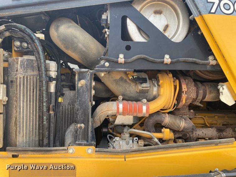 image for item DM4113 2015 John Deere 700KXLT  dozer