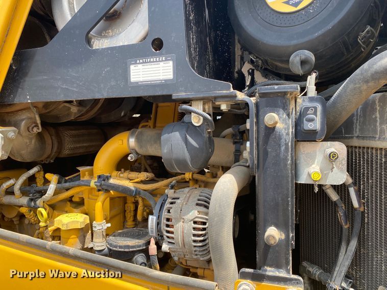 image for item DM4113 2015 John Deere 700KXLT  dozer