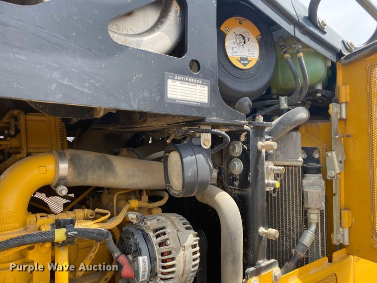 image for item DM4113 2015 John Deere 700KXLT  dozer