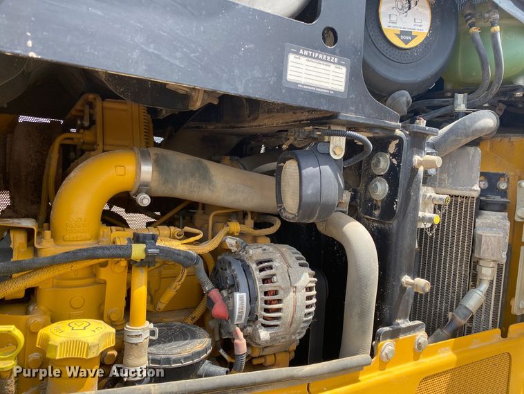 image for item DM4113 2015 John Deere 700KXLT  dozer