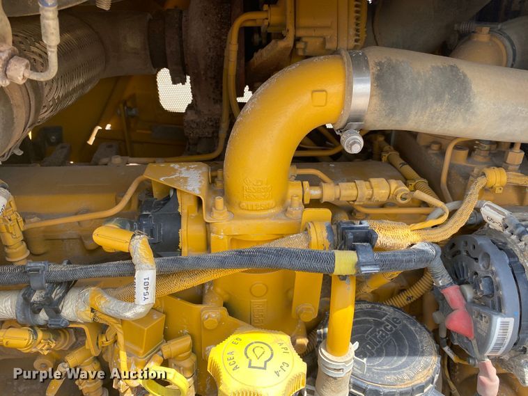 image for item DM4113 2015 John Deere 700KXLT  dozer