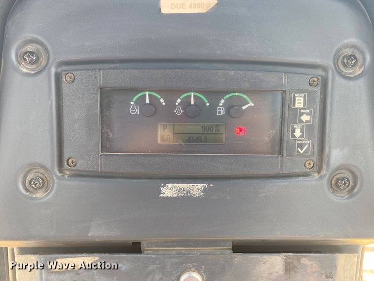 image for item DM4113 2015 John Deere 700KXLT  dozer