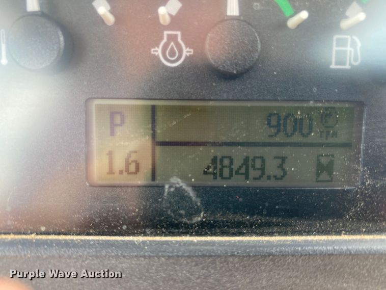 image for item DM4113 2015 John Deere 700KXLT  dozer