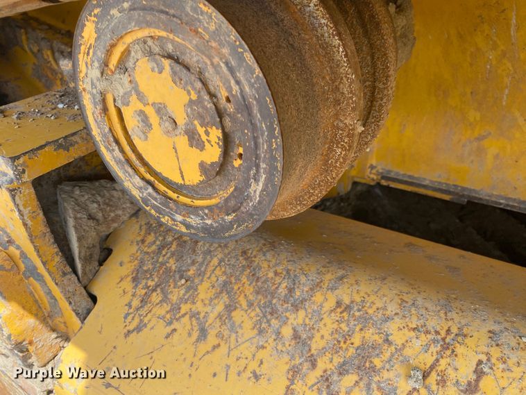 image for item DM4113 2015 John Deere 700KXLT  dozer