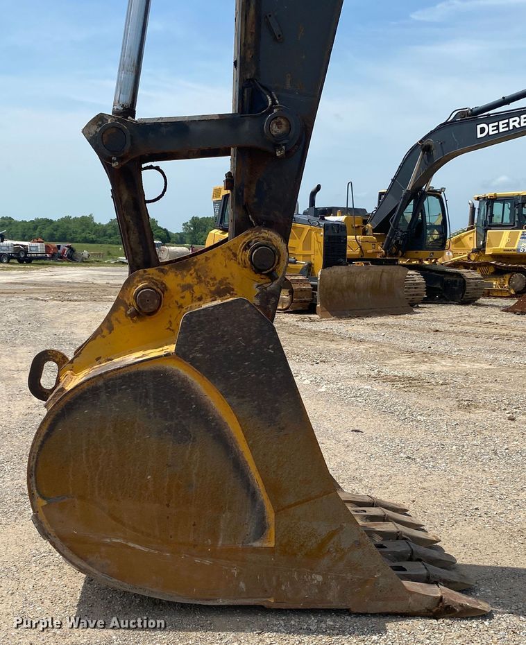 image for item DM4114 2011 John Deere 290G LC  excavator