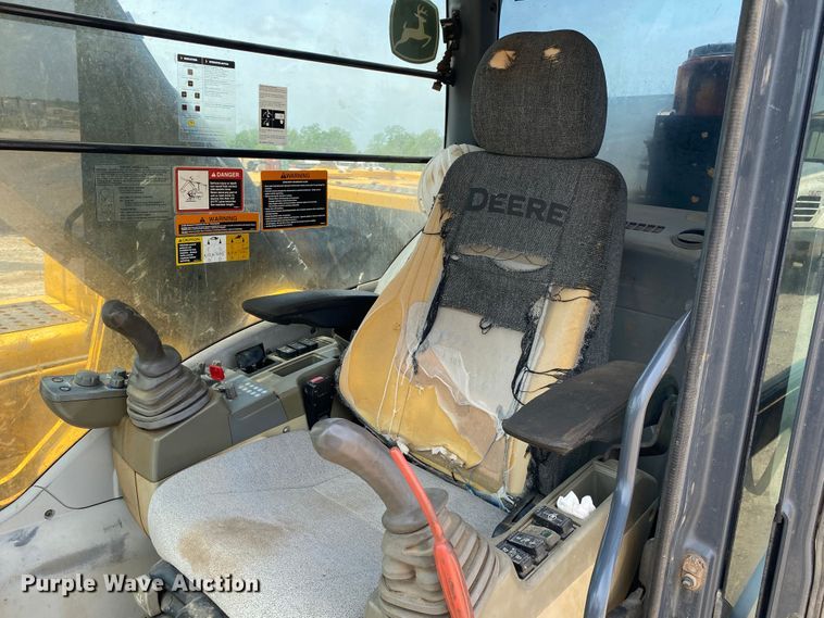 image for item DM4114 2011 John Deere 290G LC  excavator