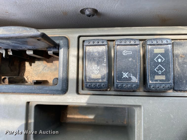 image for item DM4114 2011 John Deere 290G LC  excavator