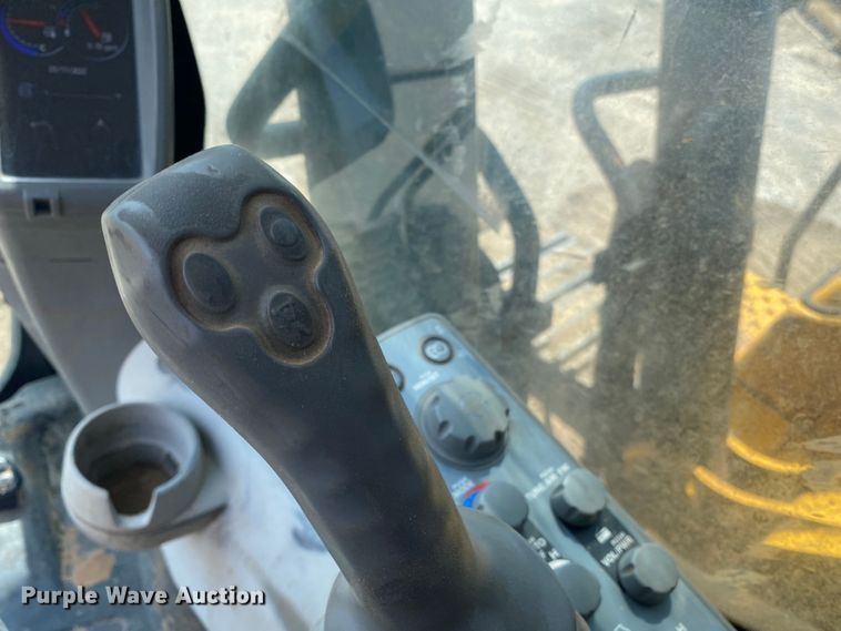 image for item DM4114 2011 John Deere 290G LC  excavator