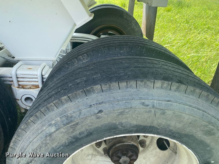 image for item DM4115 2004 Clement HL3034  end dump trailer