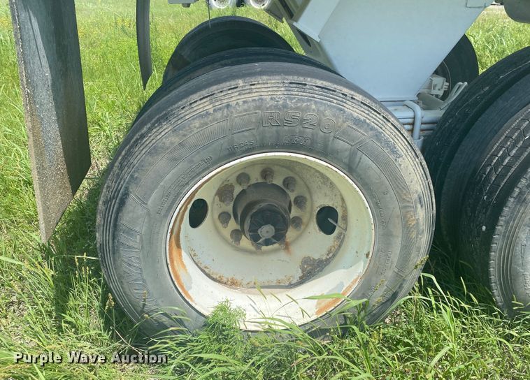 image for item DM4115 2004 Clement HL3034  end dump trailer