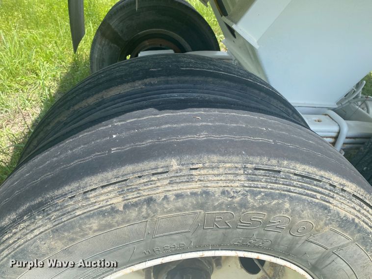 image for item DM4115 2004 Clement HL3034  end dump trailer