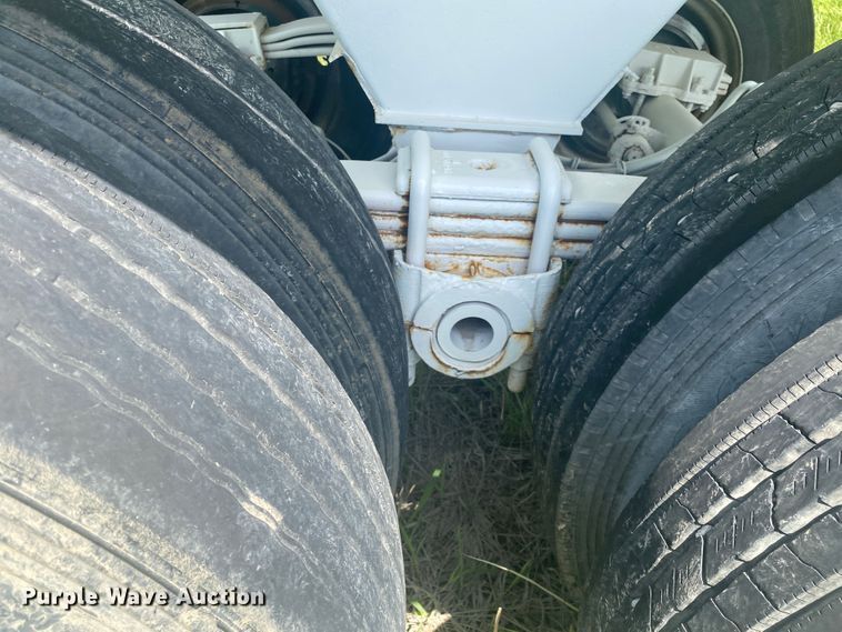 image for item DM4115 2004 Clement HL3034  end dump trailer