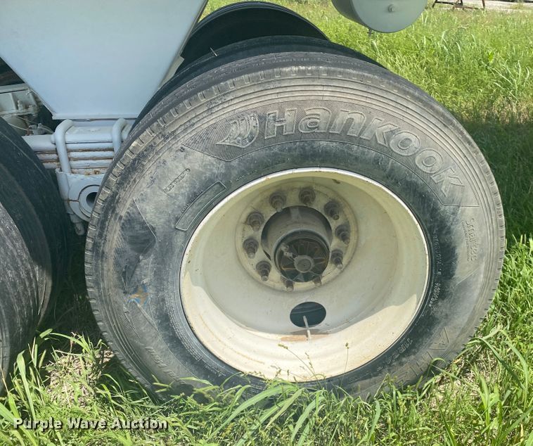 image for item DM4115 2004 Clement HL3034  end dump trailer