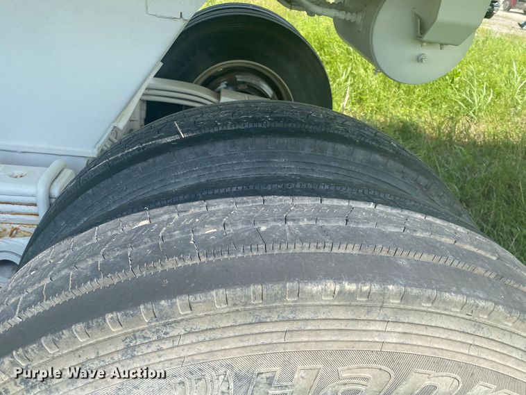 image for item DM4115 2004 Clement HL3034  end dump trailer