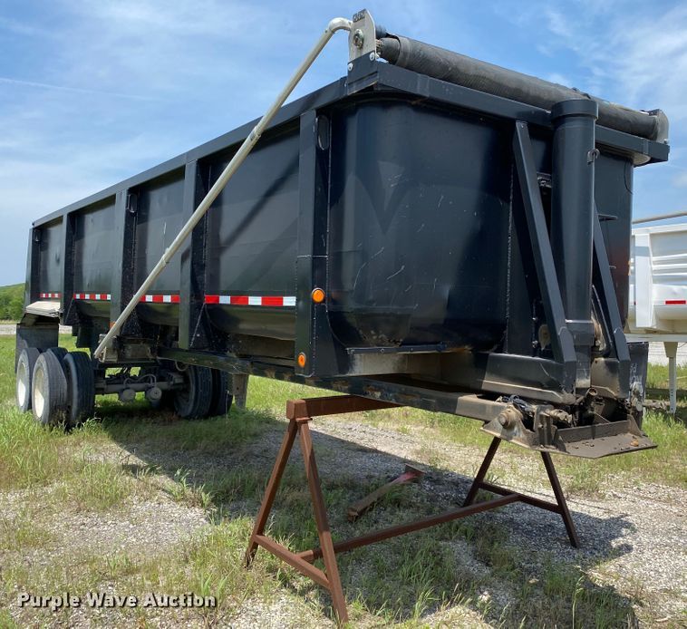 image for item DM4116 2004 Clement  end dump trailer