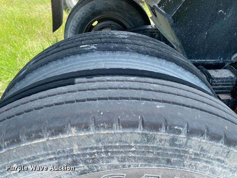 image for item DM4116 2004 Clement  end dump trailer