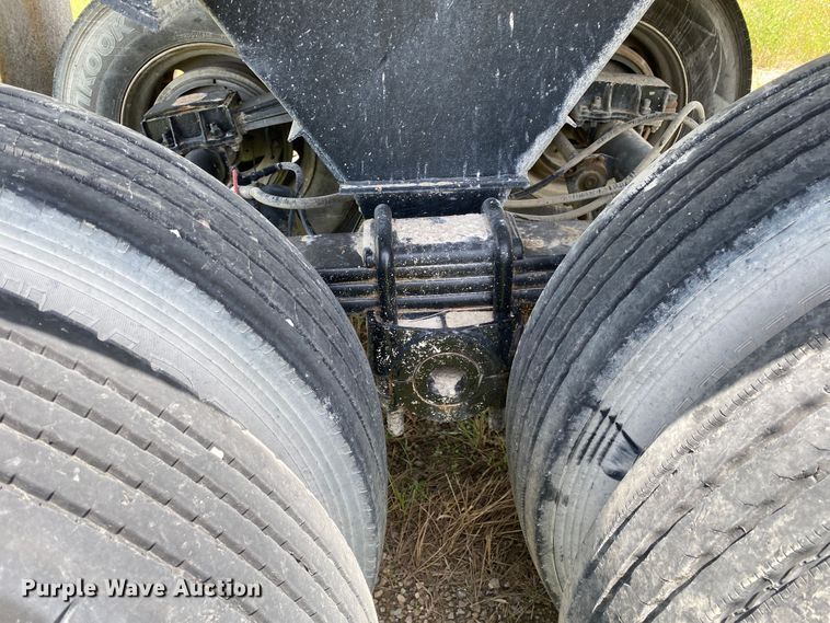 image for item DM4116 2004 Clement  end dump trailer