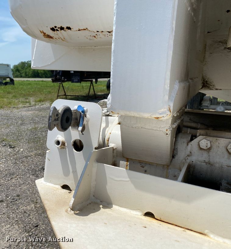 image for item DM4117 2004 Clement HL3034  end dump trailer