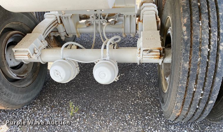image for item DM4117 2004 Clement HL3034  end dump trailer
