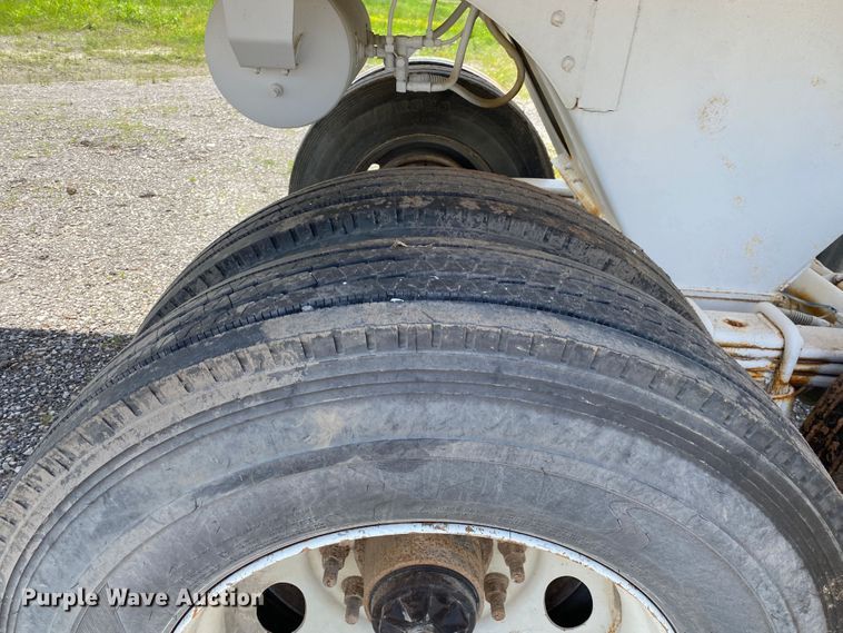 image for item DM4117 2004 Clement HL3034  end dump trailer