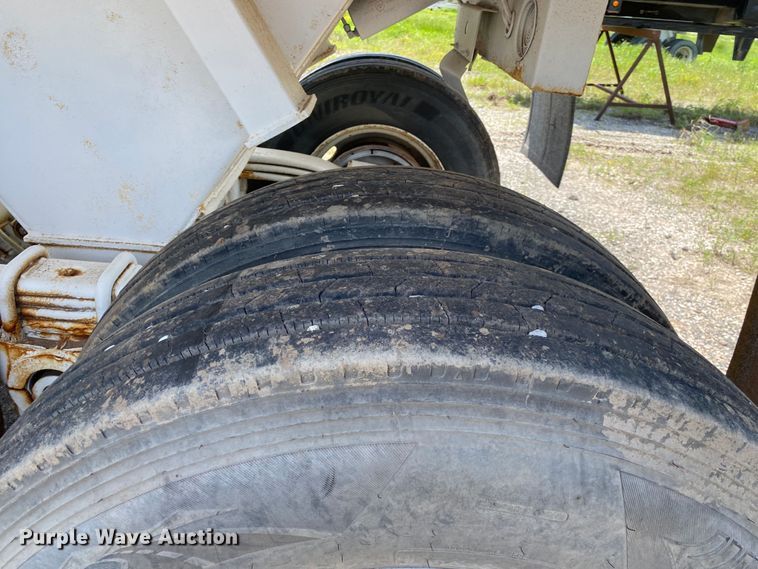 image for item DM4117 2004 Clement HL3034  end dump trailer