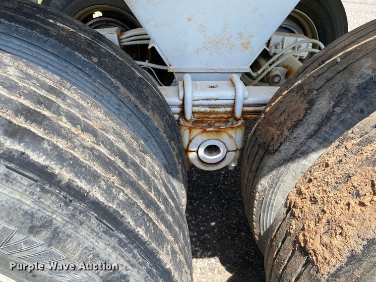 image for item DM4117 2004 Clement HL3034  end dump trailer