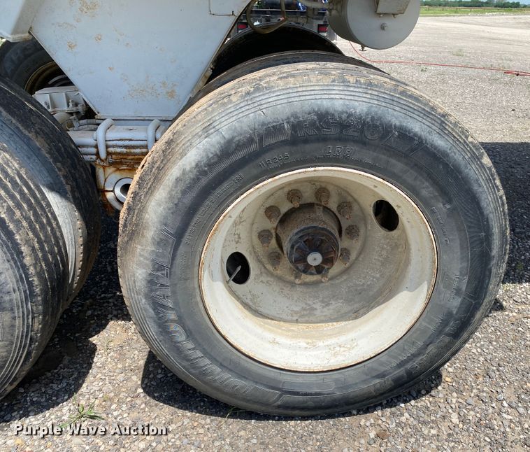 image for item DM4117 2004 Clement HL3034  end dump trailer