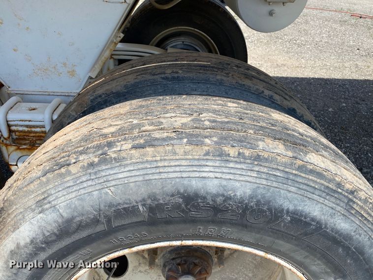 image for item DM4117 2004 Clement HL3034  end dump trailer