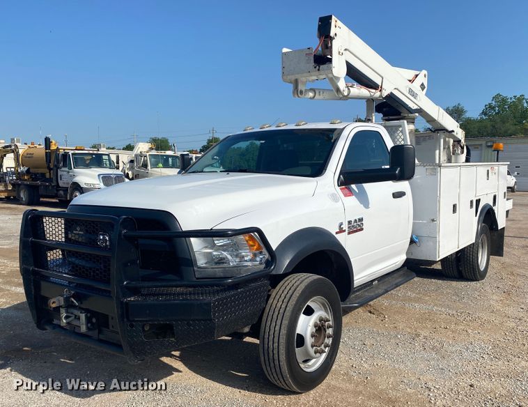 image for item DM4129 2015 Dodge Ram 5500HD  bucket truck
