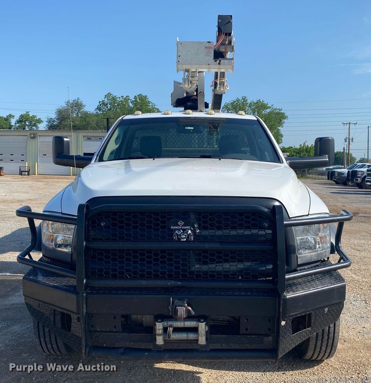 image for item DM4129 2015 Dodge Ram 5500HD  bucket truck