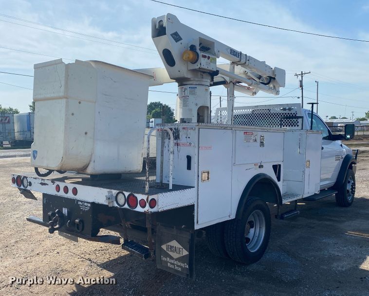image for item DM4129 2015 Dodge Ram 5500HD  bucket truck