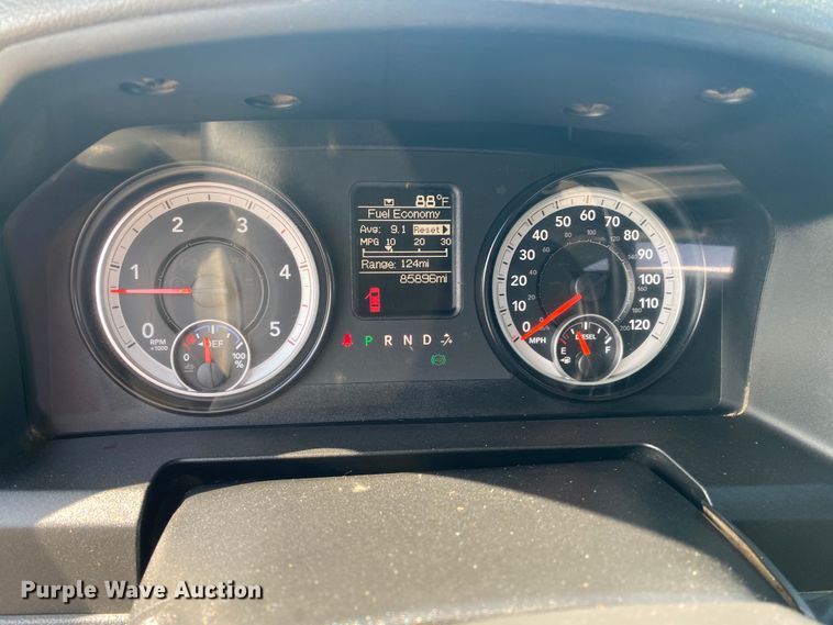 image for item DM4129 2015 Dodge Ram 5500HD  bucket truck